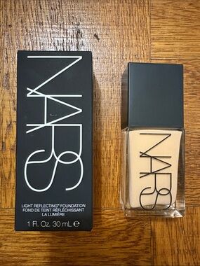 NARS Light Reflecting Foundation